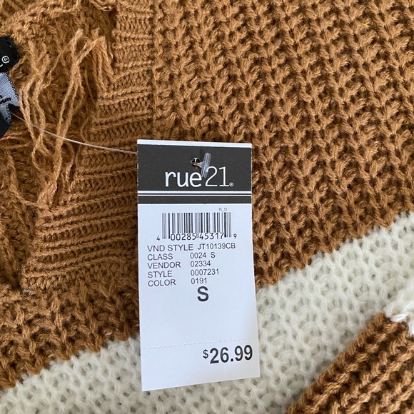 BUNDLE!! 2 Sweaters - Picture 3 of 4